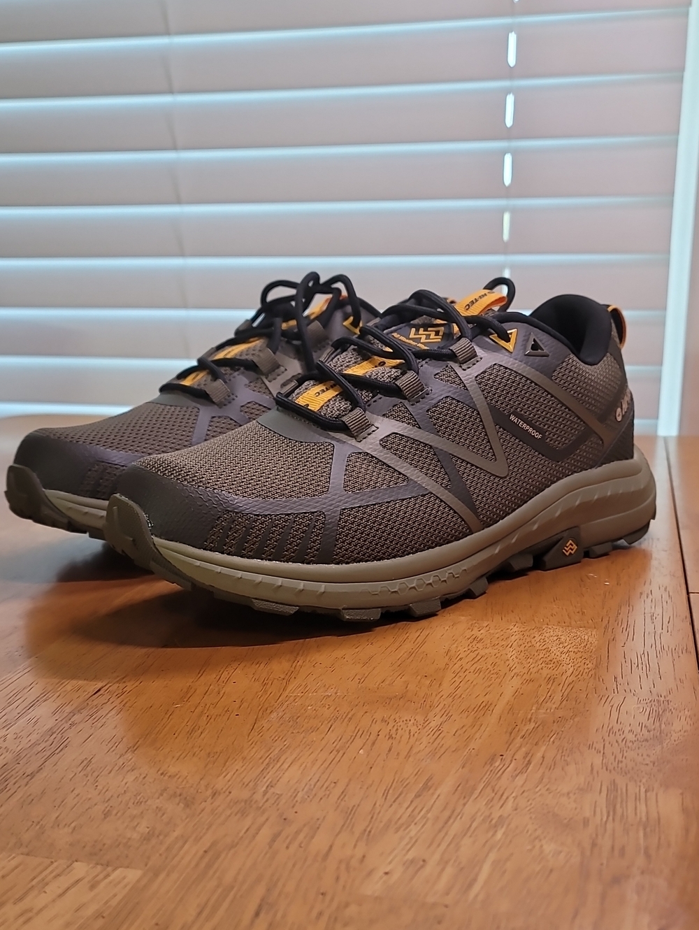 Hi-Tec Mauna Waterproof Hiking Shoes